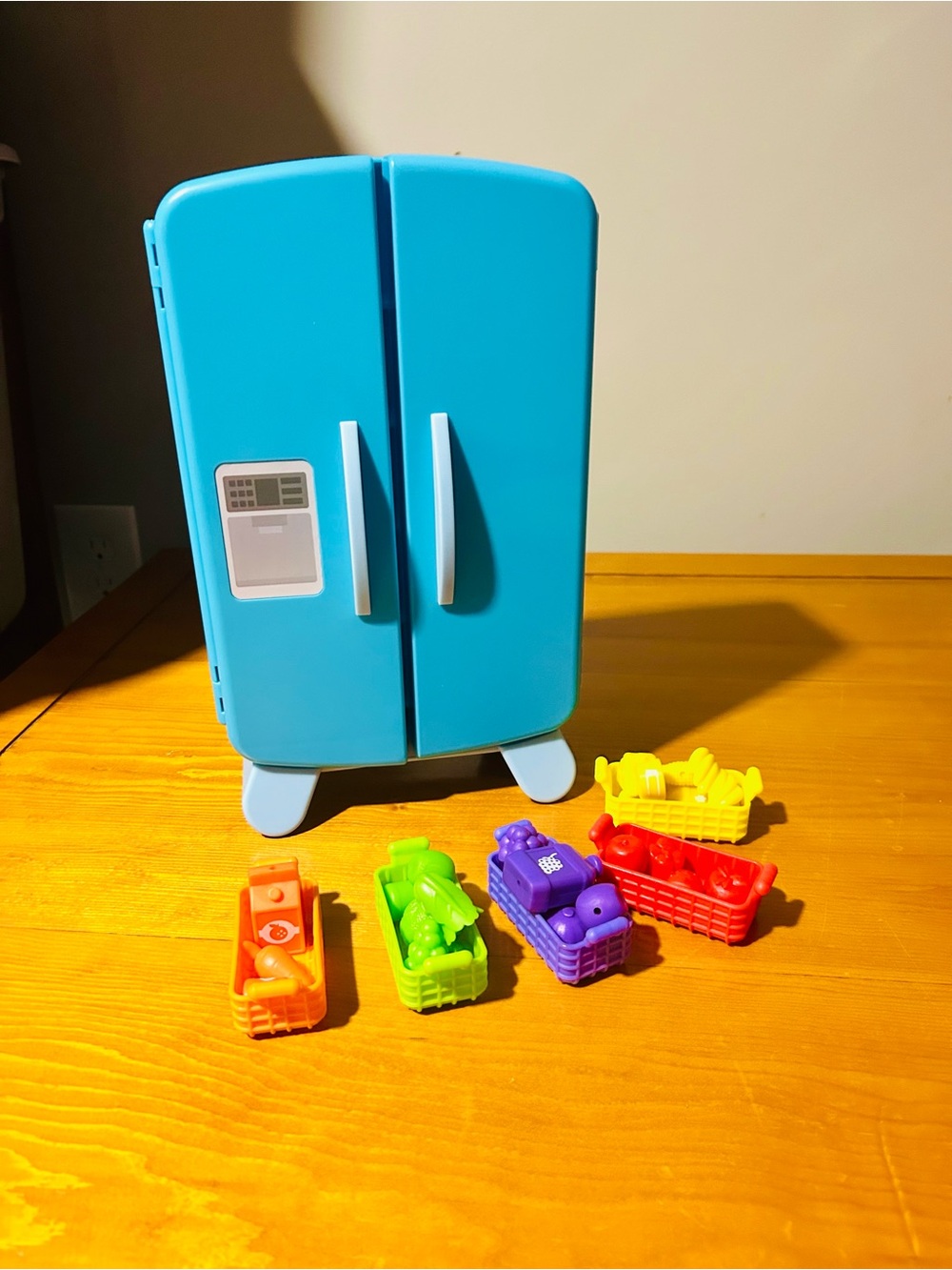 Learning Resources Play Refrigerator Toy with Colorful sorting Food Baskets